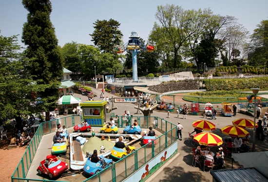 Suasana Taman Bermain Luna Park Maebashi