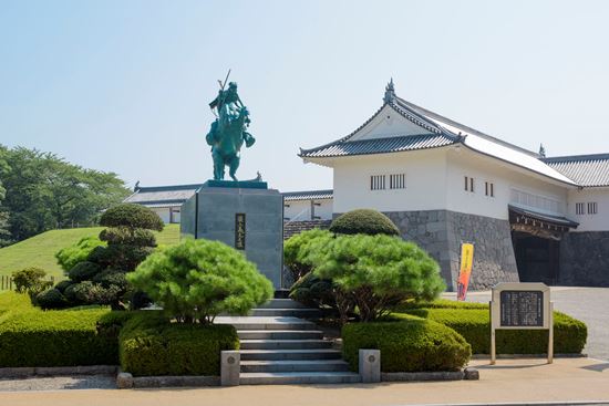 Suasana Yamagata Castle
