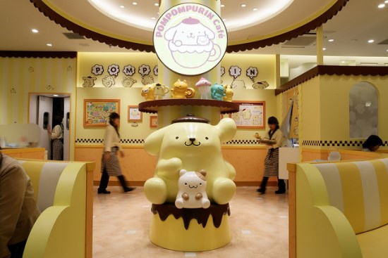 Suasana di Pompompurin Cafe Harajuku