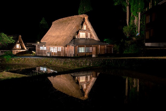 Suasana hening kala Gokayama Illumination