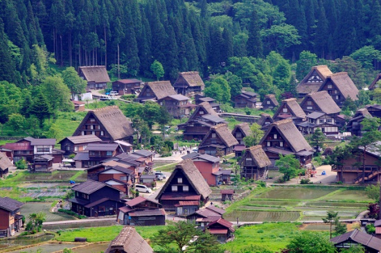 Suasana pedesaan Shirakawa-go