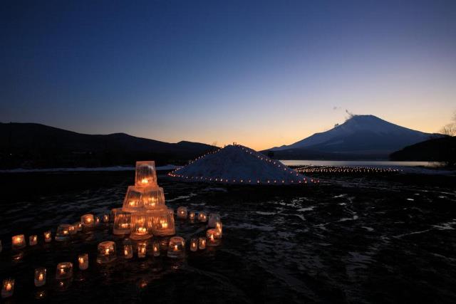 Suasana saat Yamanakako Ice Candle Festival