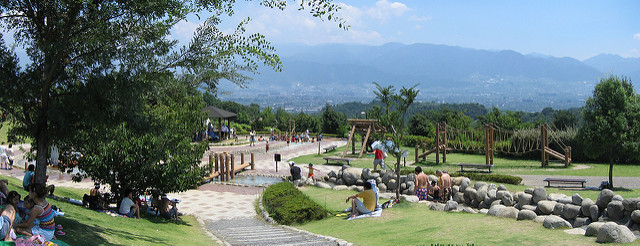 Suasana tenang di Kebun Buah Fuefukigawa