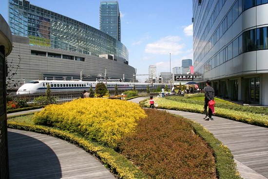 Tempat unik melihat pemandangan Tokyo dari Yurakucho