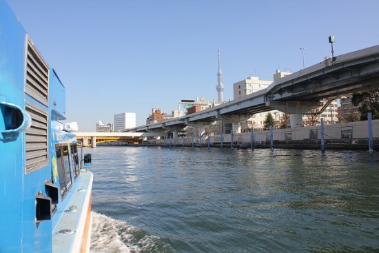 Tokyo Skytree dari sungai Sumidagawa