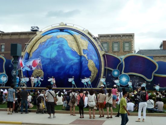 Pertunjukkan tarian di Universal Studios Japan