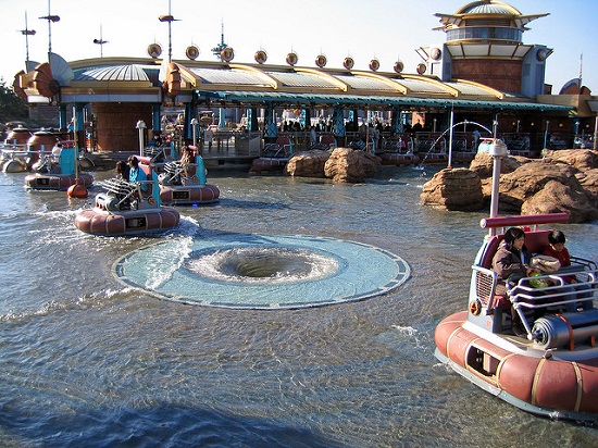 Wahana Aquatopia di Tokyo Disneysea