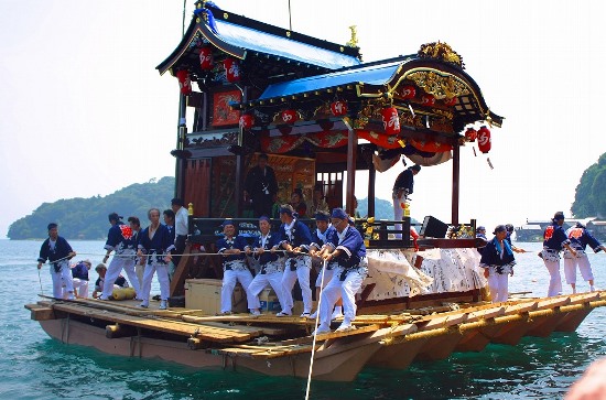 Yamaboko pada festival Ine di Kyoto