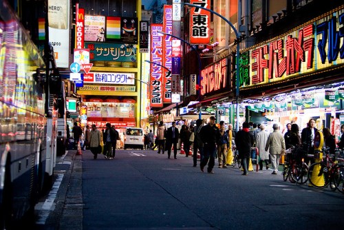 Yodobashi Kamera di Stasiun Shinjuku Tokyo