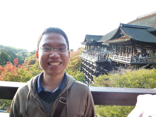 mengunjungi kuil kiyomizudera