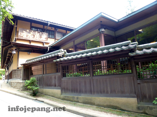 Suasana perumahan di Miyajima